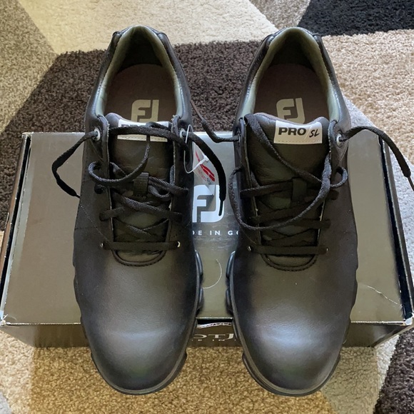 FootJoy Golf Shoes - Picture 2 of 4